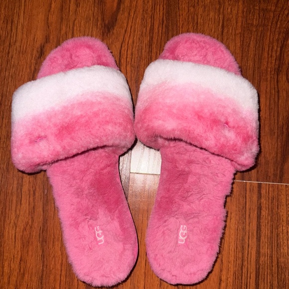 Ugg slippers - Picture 2 of 4